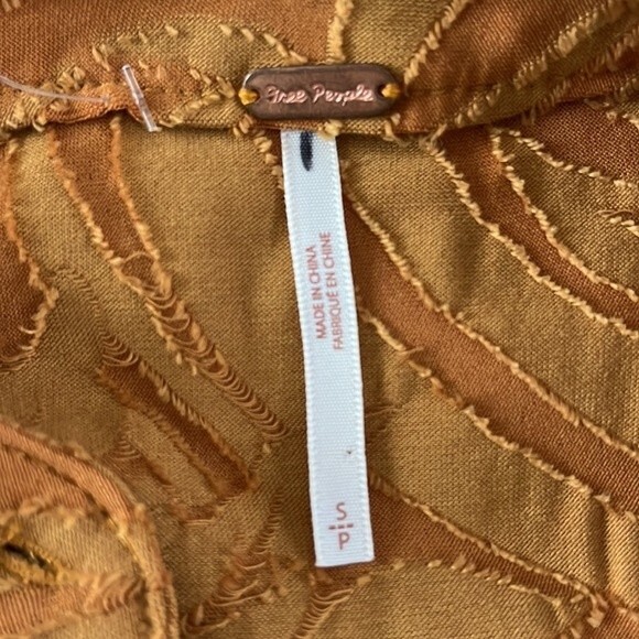 NEW Free People Can't Stop Dreaming Flowy Pleated Tunic Blouse Gold S - Picture 7 of 10